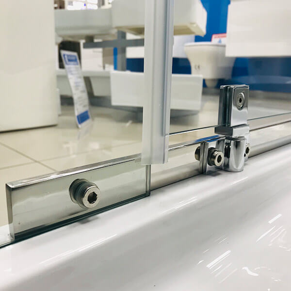 Душевой уголок AVS Фаворит 120x80 профиль хром, стекло прозрачное Душевой уголок AVS Фаворит 120x80 профиль хром, стекло прозрачное