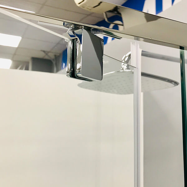 Душевой уголок AVS Фаворит 120x80 профиль хром, стекло прозрачное Душевой уголок AVS Фаворит 120x80 профиль хром, стекло прозрачное