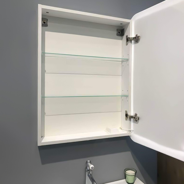 Зеркало-шкаф AVS Универсал 60x80 LED боковой сенсор, розетка Зеркало-шкаф AVS Универсал 60x80 LED боковой сенсор, розетка