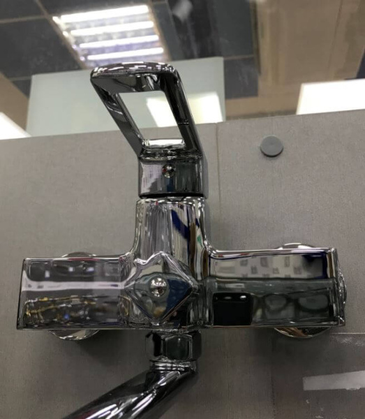 Смеситель универсальный Accoona H109 A71109 хром Смеситель универсальный Accoona H109 A71109 хром