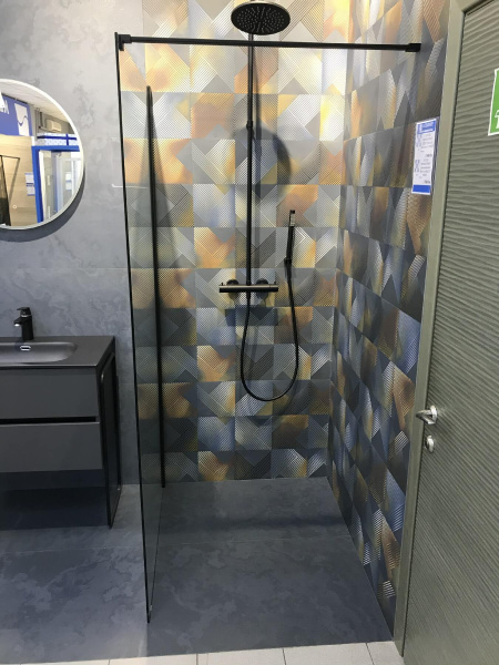 Душевая перегородка AVS Walk In 100 профиль черный, стекло прозрачное Душевая перегородка AVS Walk In 100 профиль черный, стекло прозрачное