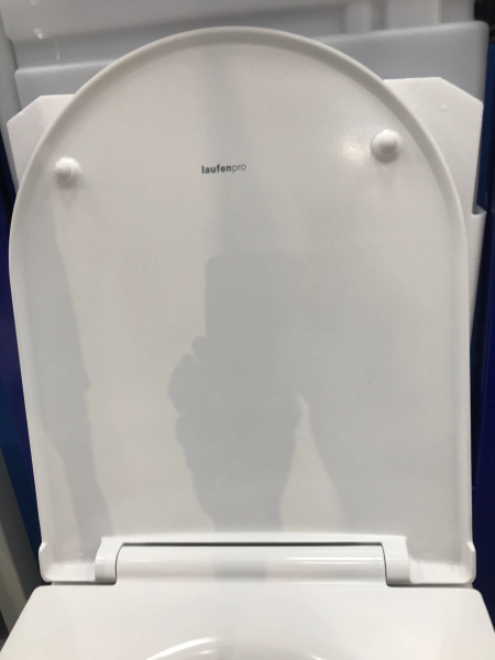 Крышка-сиденье Laufen Pro New 8.9896.6.000.000.1 с микролифтом Крышка-сиденье Laufen Pro New 8.9896.6.000.000.1 с микролифтом