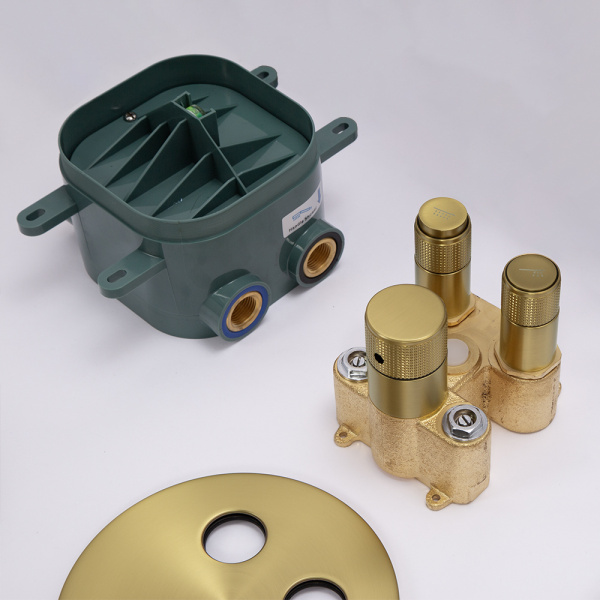 Душевой комплект AVS Luxury 3в1 круглый, брашированное золото Душевой комплект AVS Luxury 3в1 круглый, брашированное золото