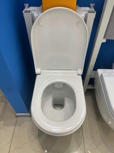 Крышка-сиденье Berges Geo 015103 с микролифтом Крышка-сиденье Berges Geo 015103 с микролифтом